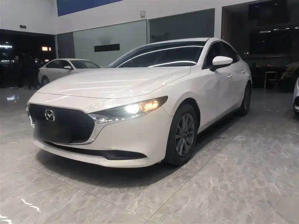 Mazda 3 Axela 2022 из CN, фото 1