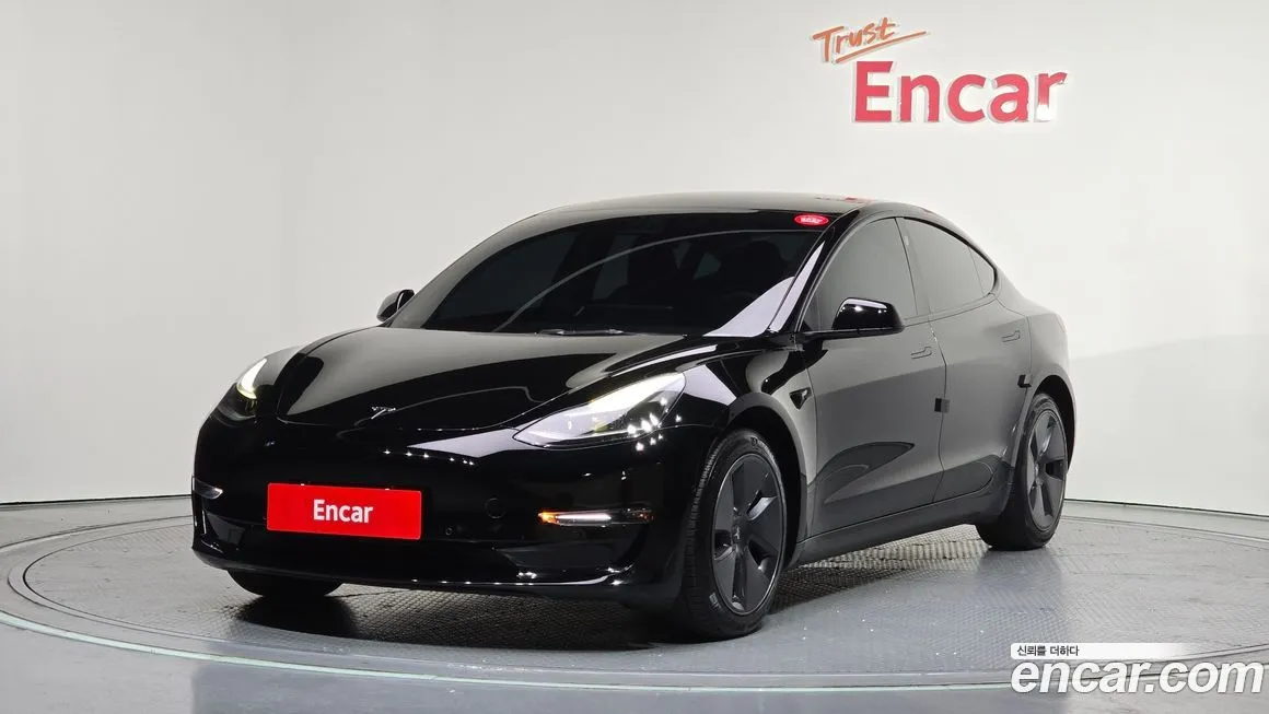 Tesla Model 3 — фото 1