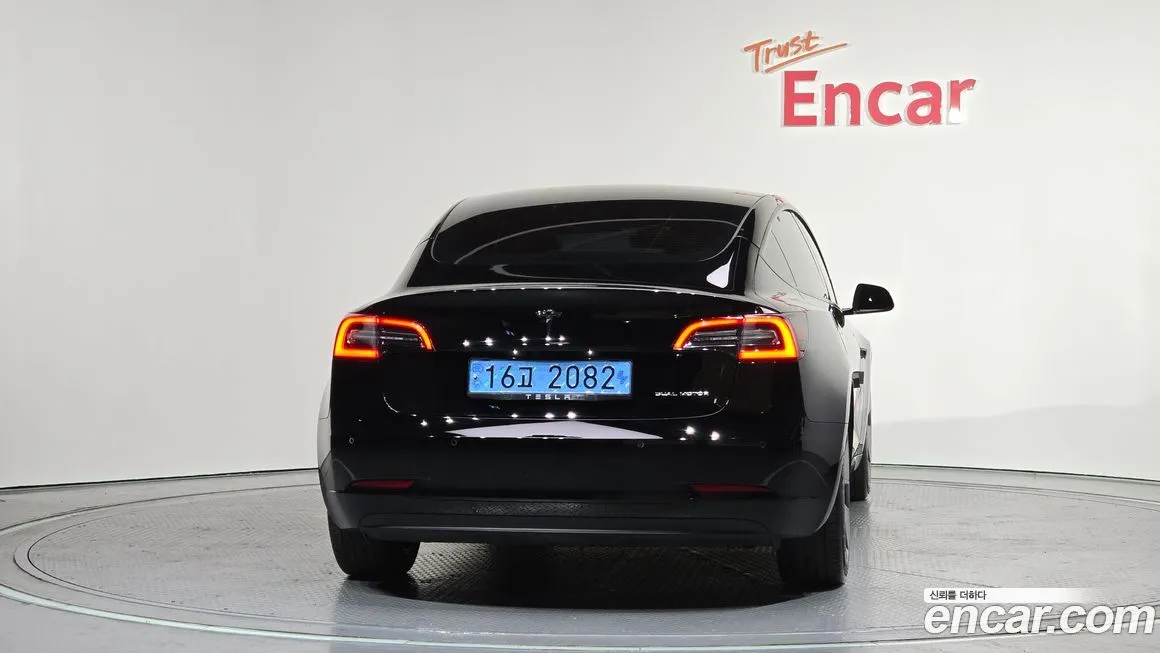 Tesla Model 3 — фото 4