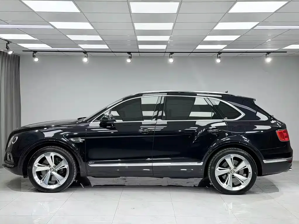 Bentley Bentayga PHEV 2022 из CN, фото 3