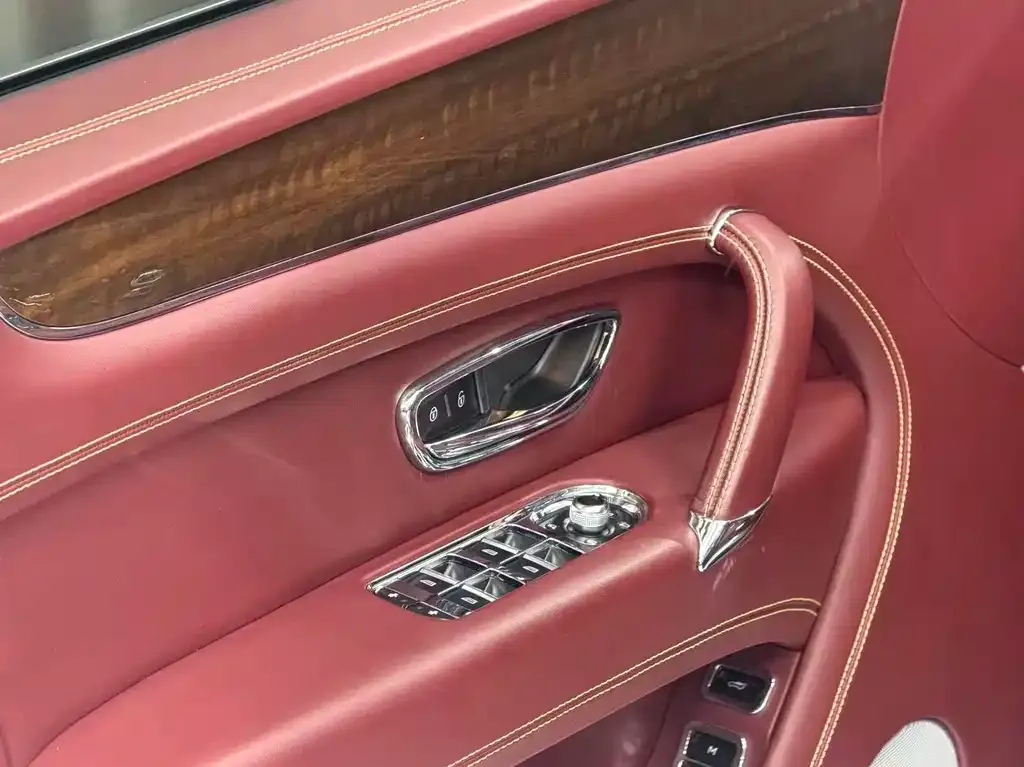 Bentley Bentayga PHEV 2022 из CN, фото 5