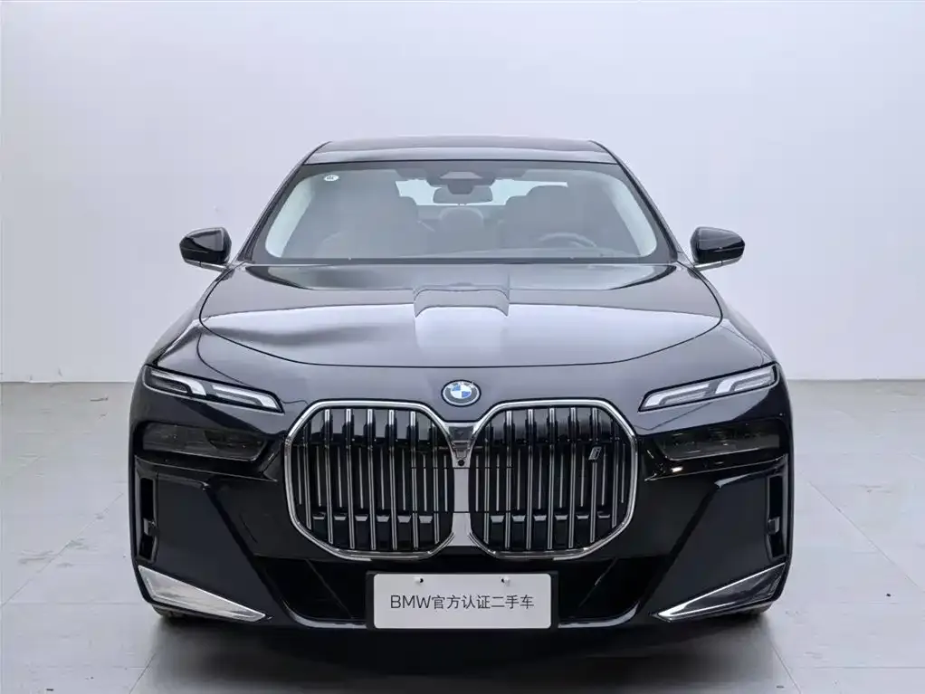 BMW i7 — фото 2