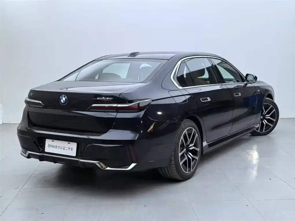 BMW i7 — фото 4