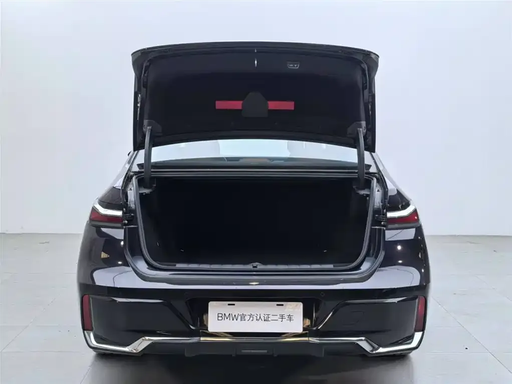BMW i7 — фото 6
