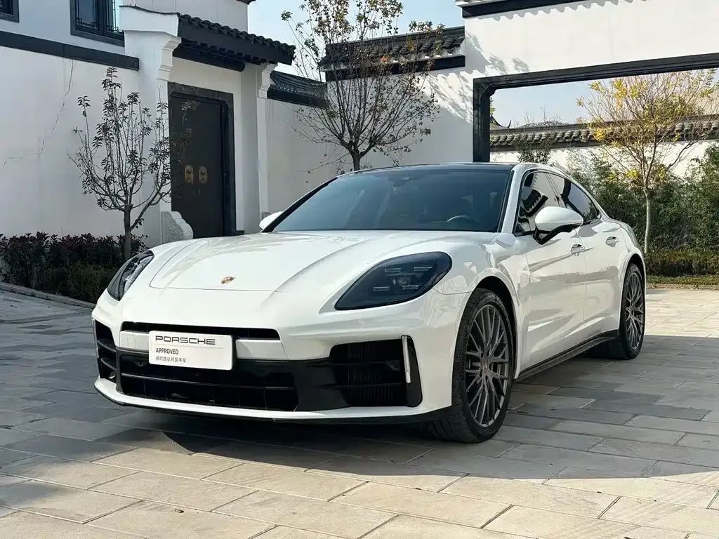 Porsche Panamera — фото 1