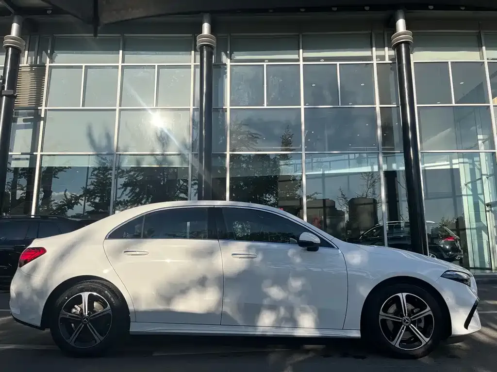 Mercedes-Benz A-Class 2023 из CN, фото 6