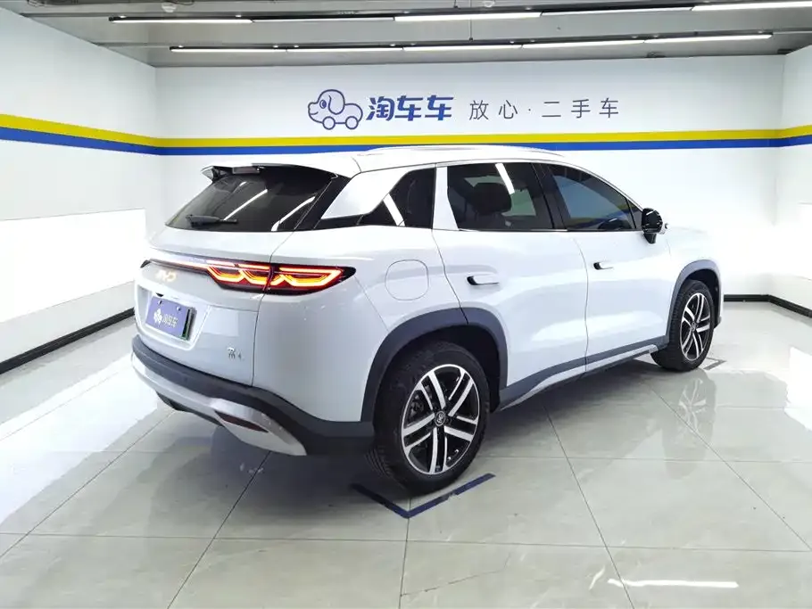 BYD L DM-i — фото 3