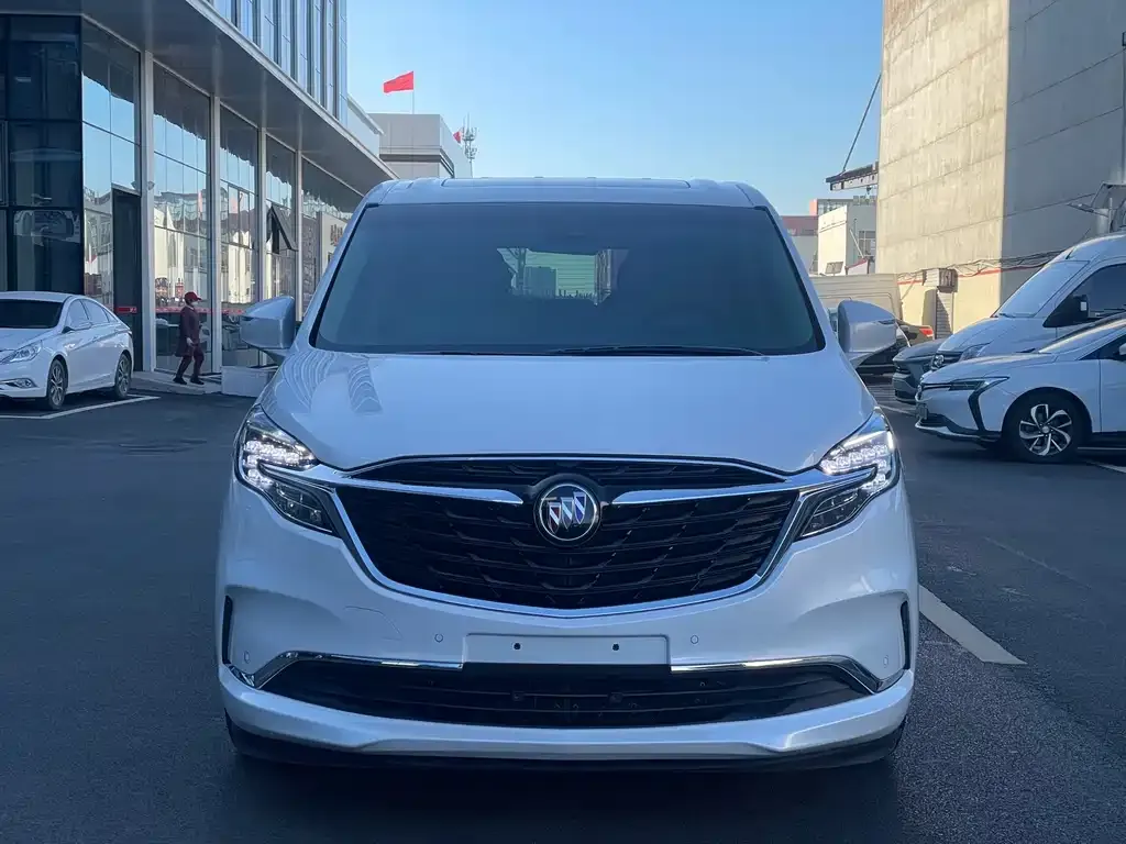 Buick GL8 2022 из CN, фото 2