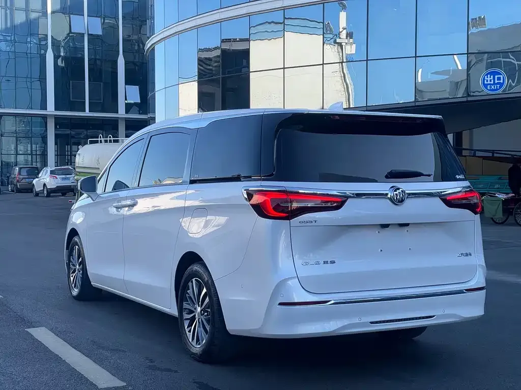 Buick GL8 2022 из CN, фото 6