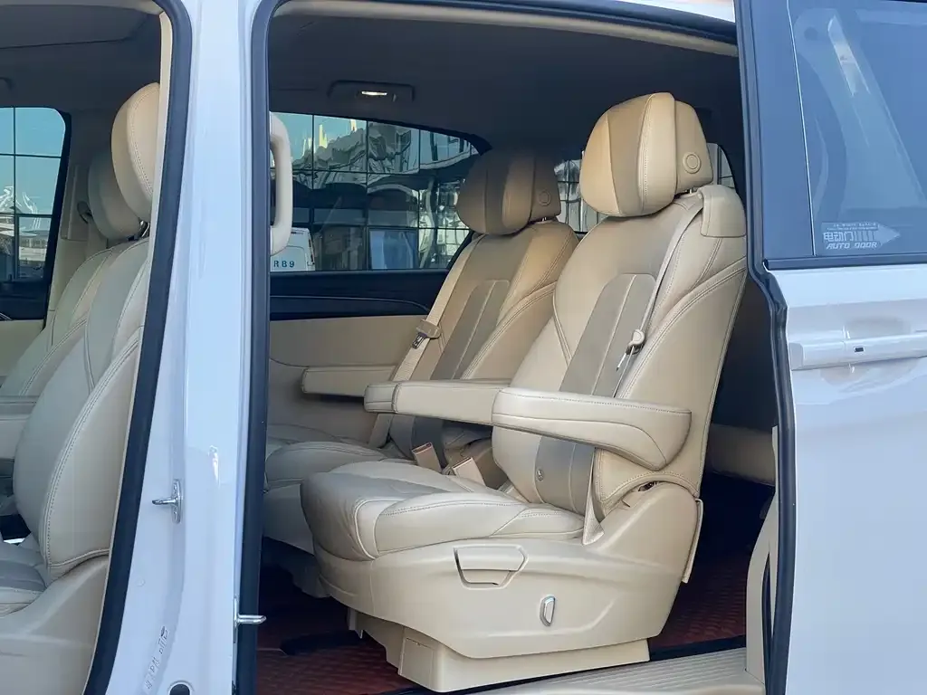Buick GL8 2022 из CN, фото 8
