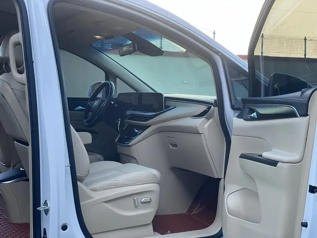Buick GL8 2022 из CN, фото 9