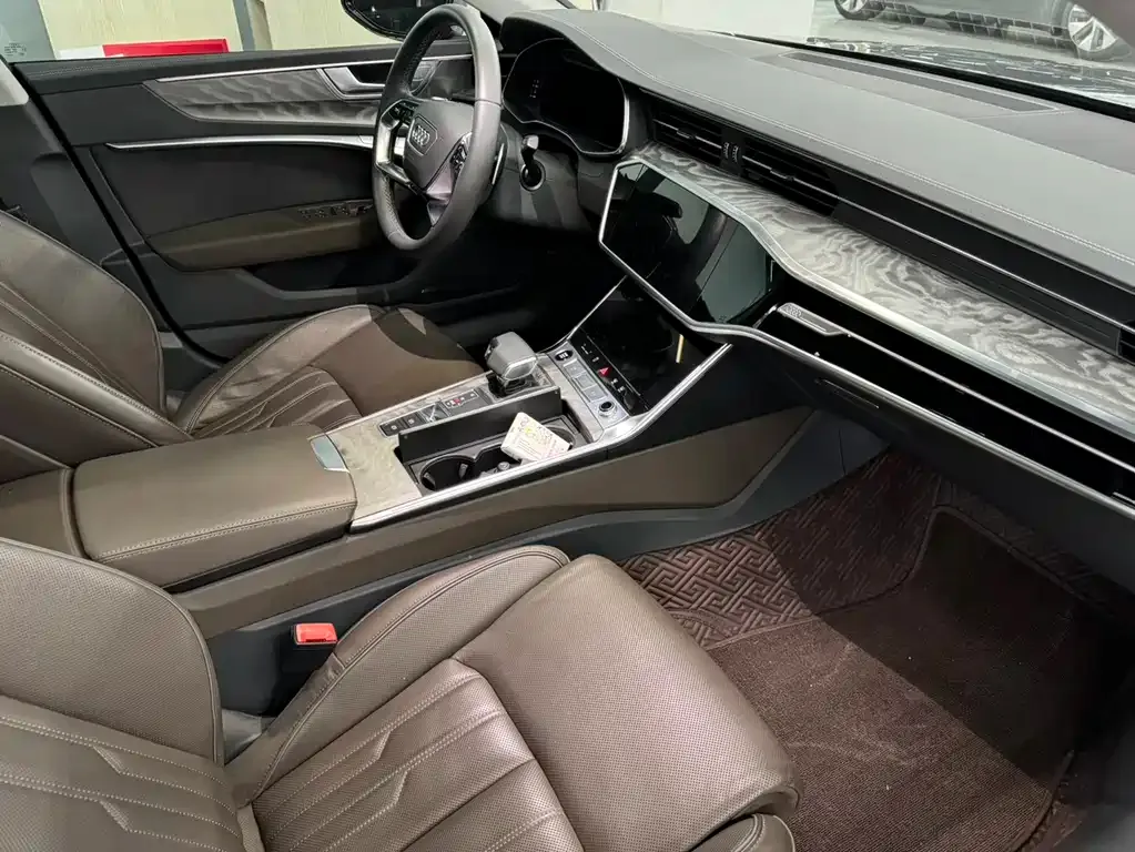 Audi A7L 2022 из CN, фото 7