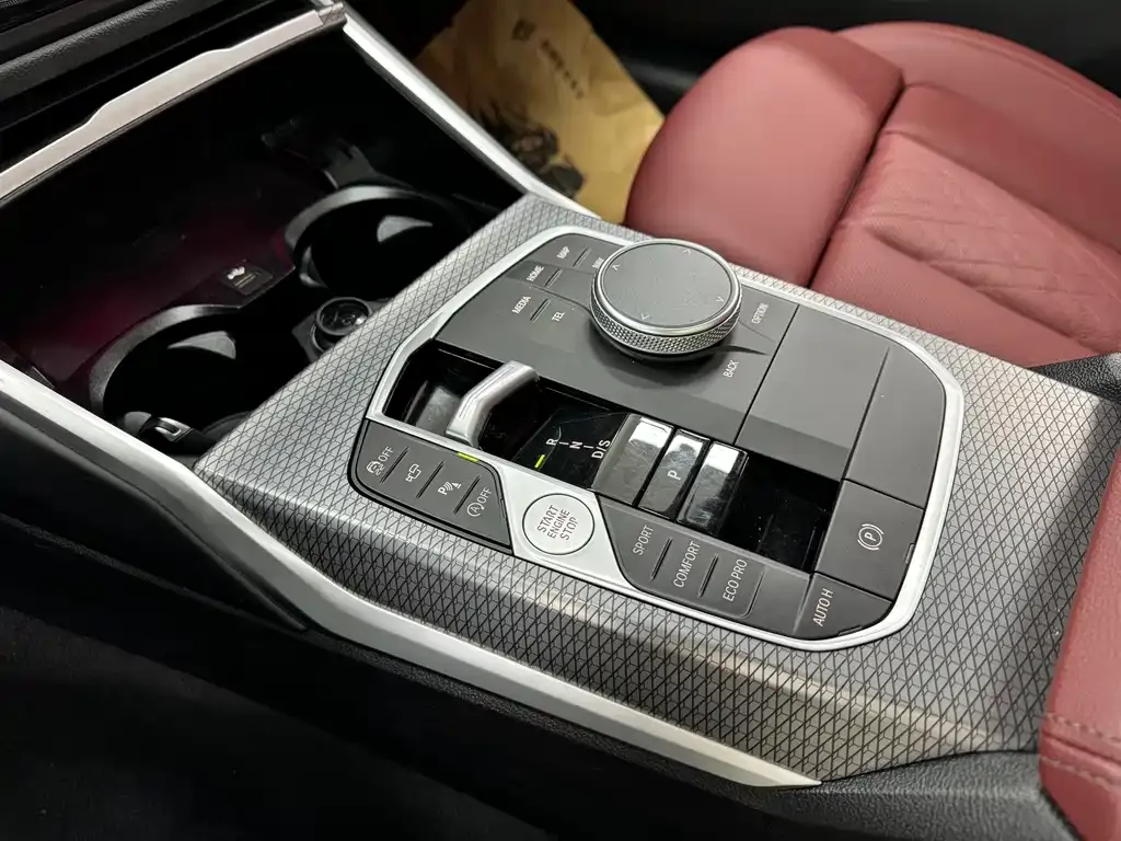 BMW 3 Series 2024 из CN, фото 10