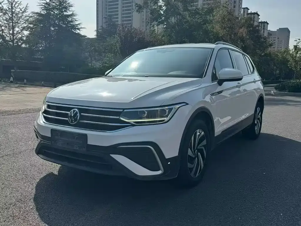 Volkswagen Tiguan L 2022 из CN, фото 1