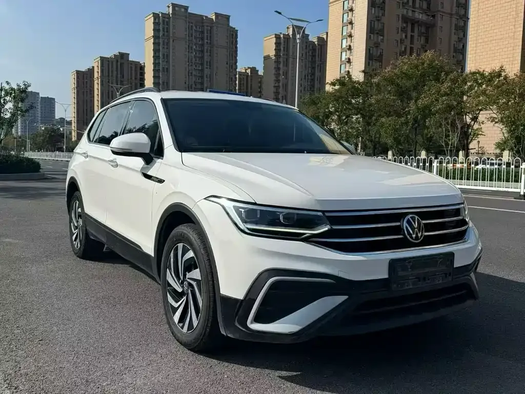 Volkswagen Tiguan L 2022 из CN, фото 3