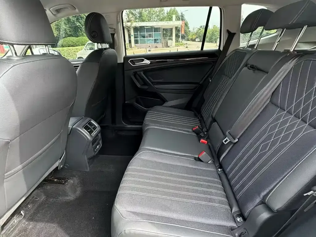 Volkswagen Tiguan L 2022 из CN, фото 8