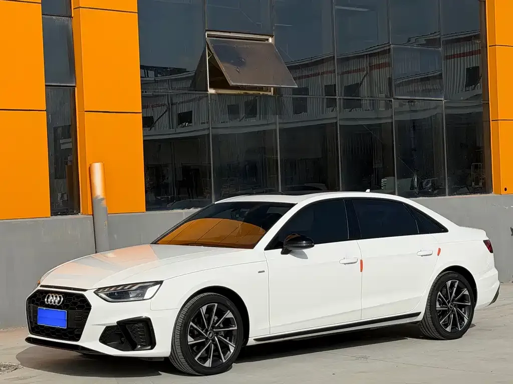 Audi A4L 2023 из CN, фото 1