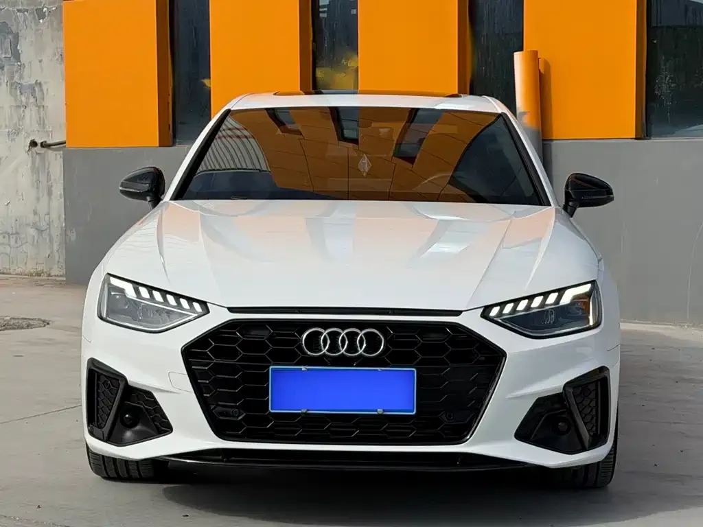 Audi A4L 2023 из CN, фото 2