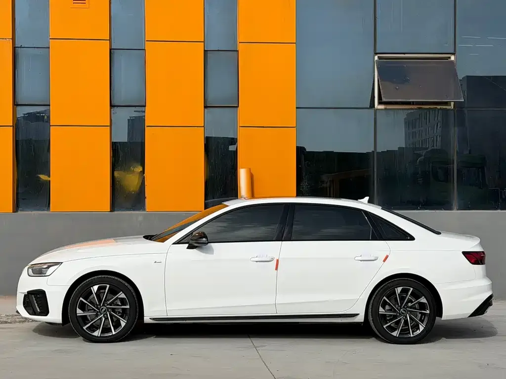 Audi A4L 2023 из CN, фото 8