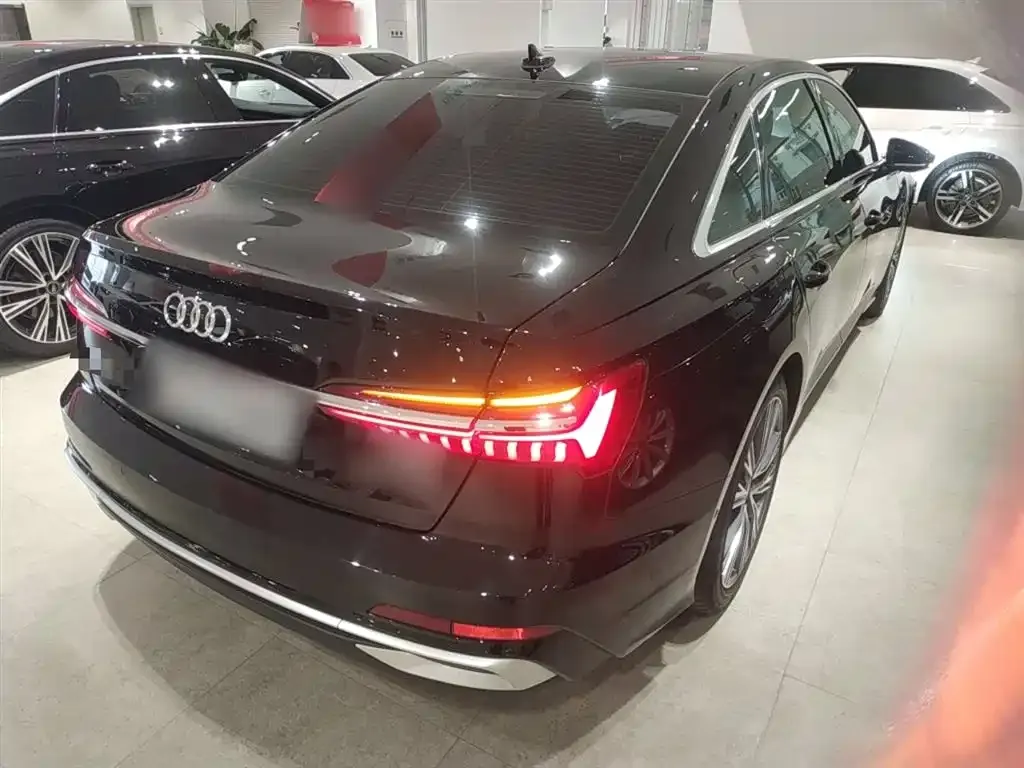 Audi A6L 2023 из CN, фото 7