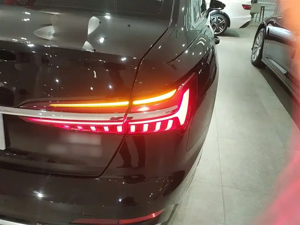 Audi A6L 2023 из CN, фото 8
