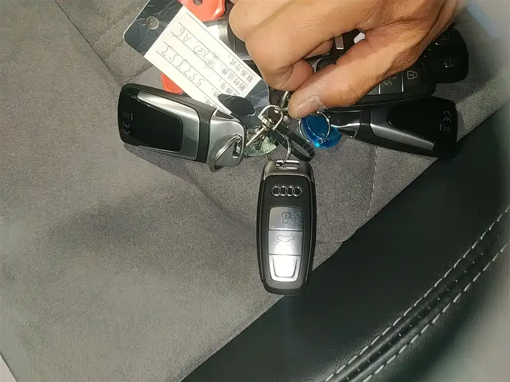 Audi A6L 2023 из CN, фото 9