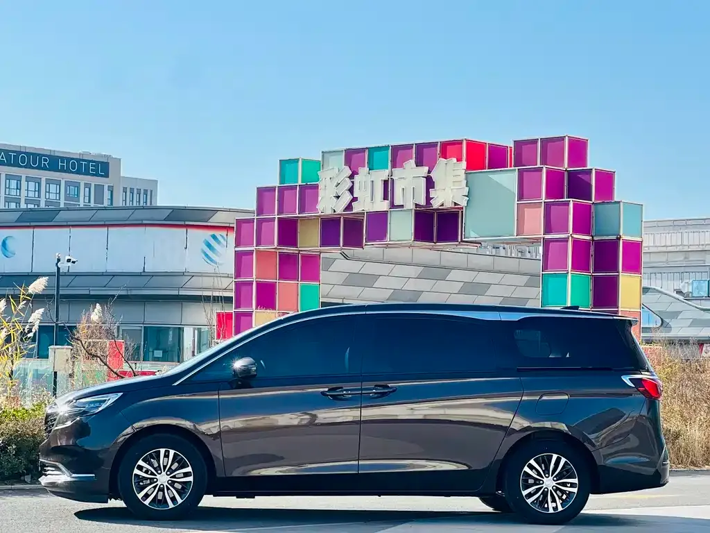 Buick GL8 2021 из CN, фото 3