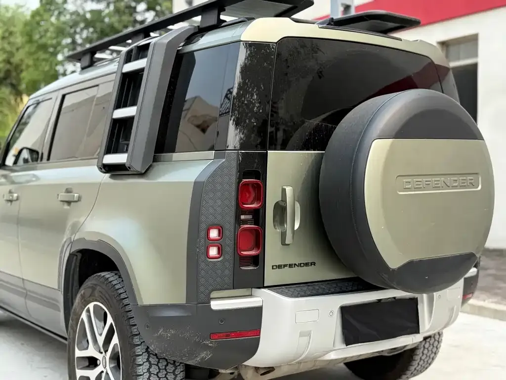 Land Rover Defender — фото 7