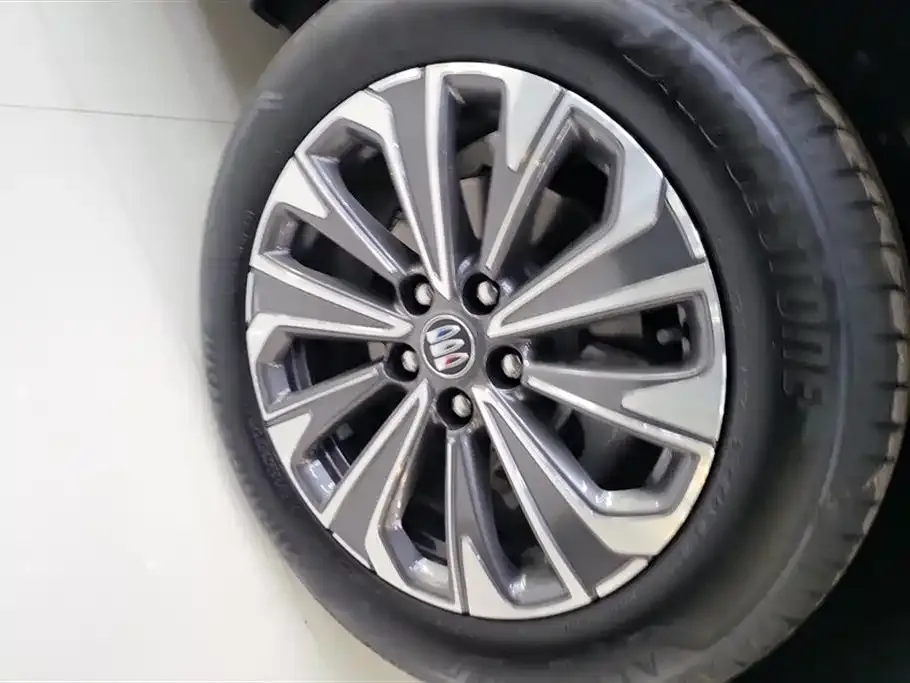 Buick Envision Plus — фото 6