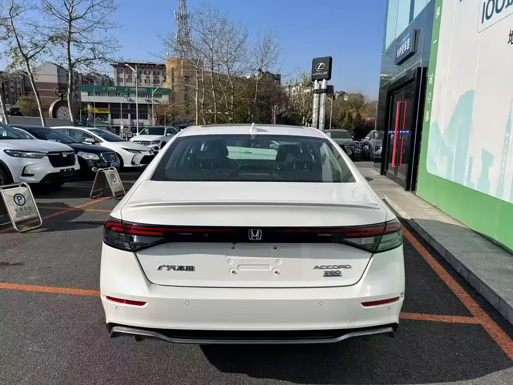 Honda Accord — фото 4