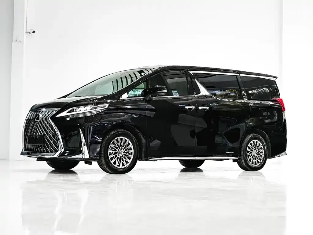 Lexus LM — фото 1