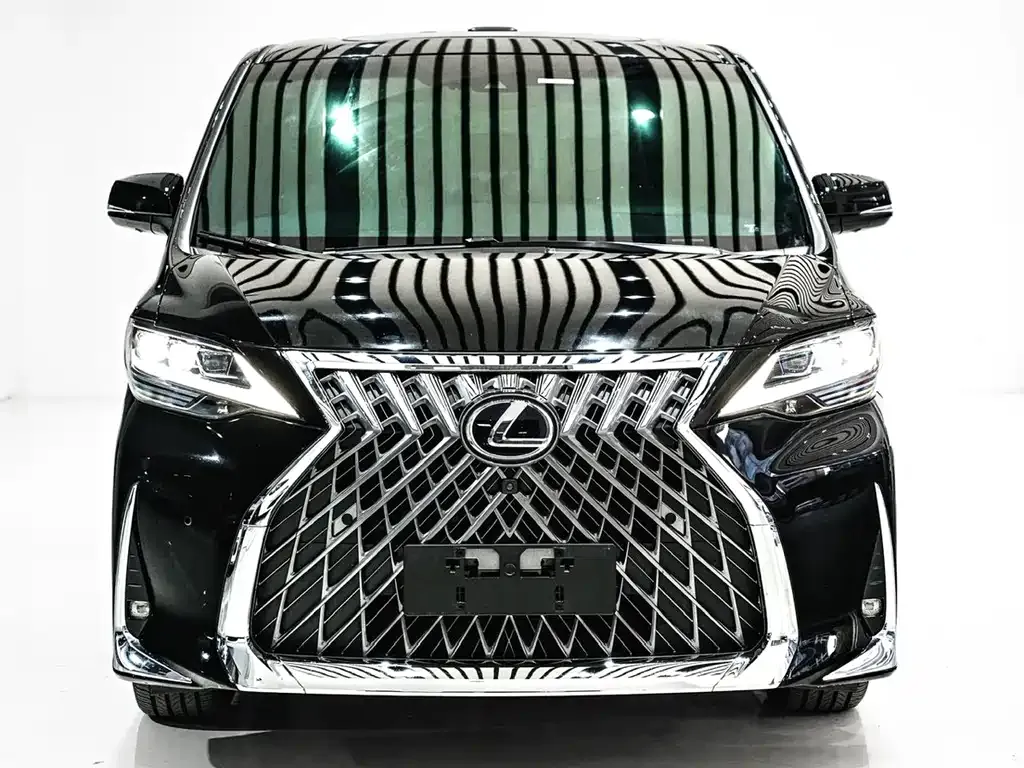 Lexus LM — фото 2