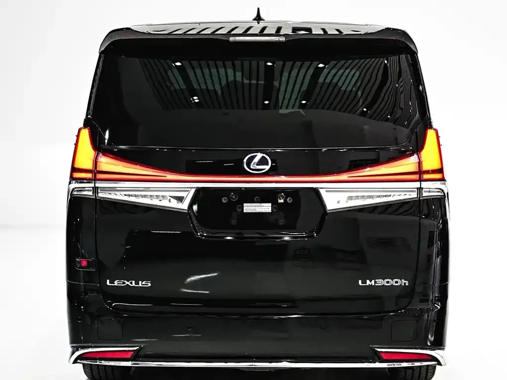 Lexus LM — фото 5