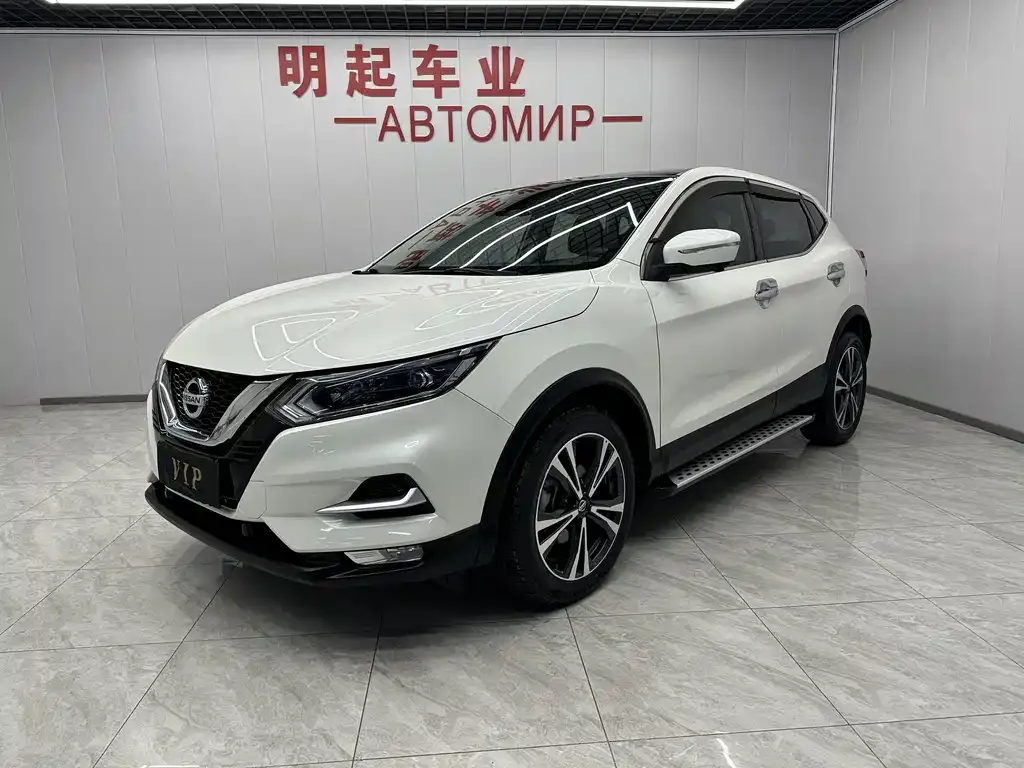 Nissan Qashqai — фото 1
