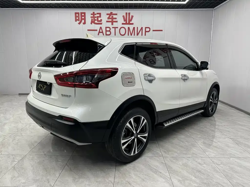 Nissan Qashqai — фото 7