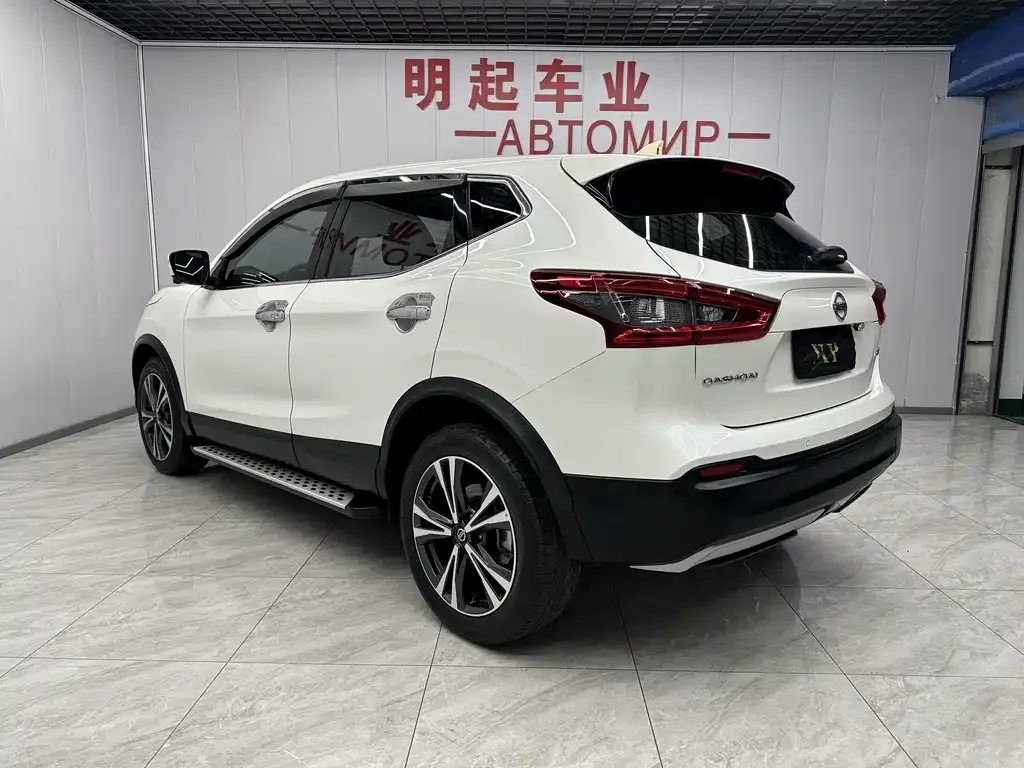 Nissan Qashqai — фото 8