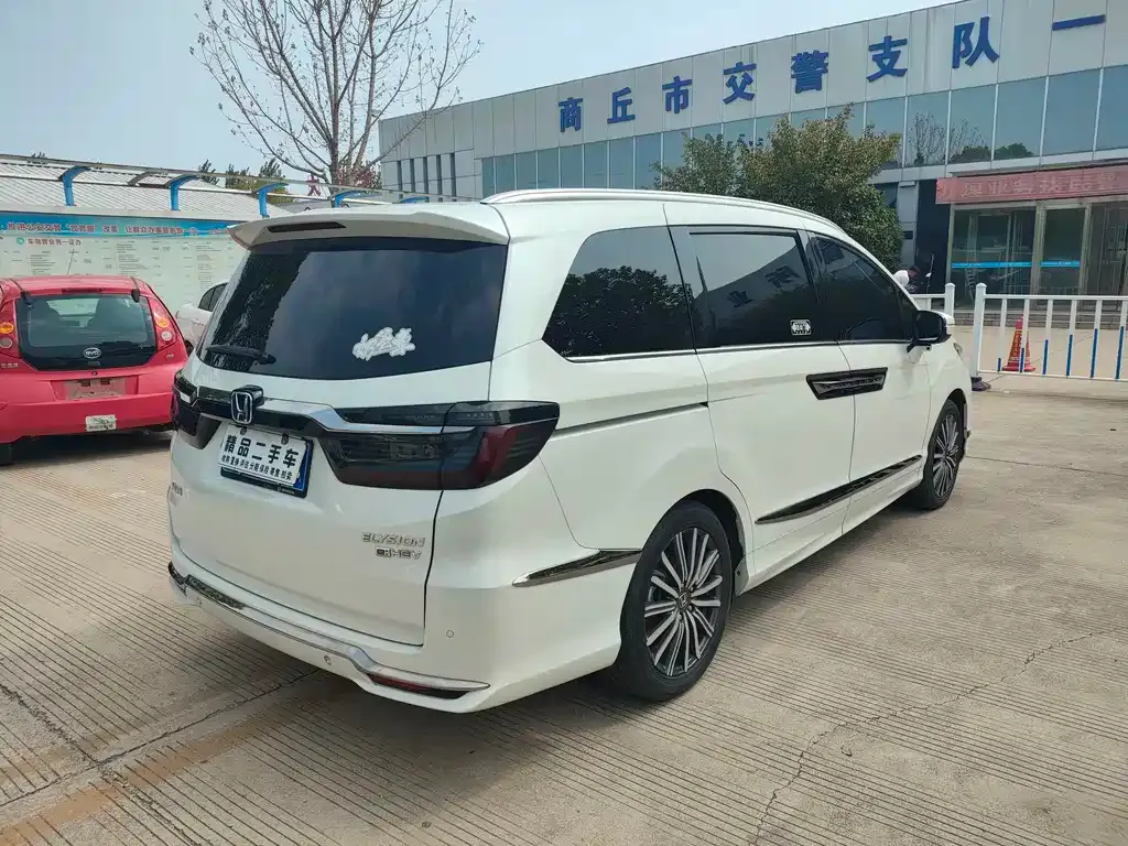 Honda Elysion 2023 из CN, фото 4