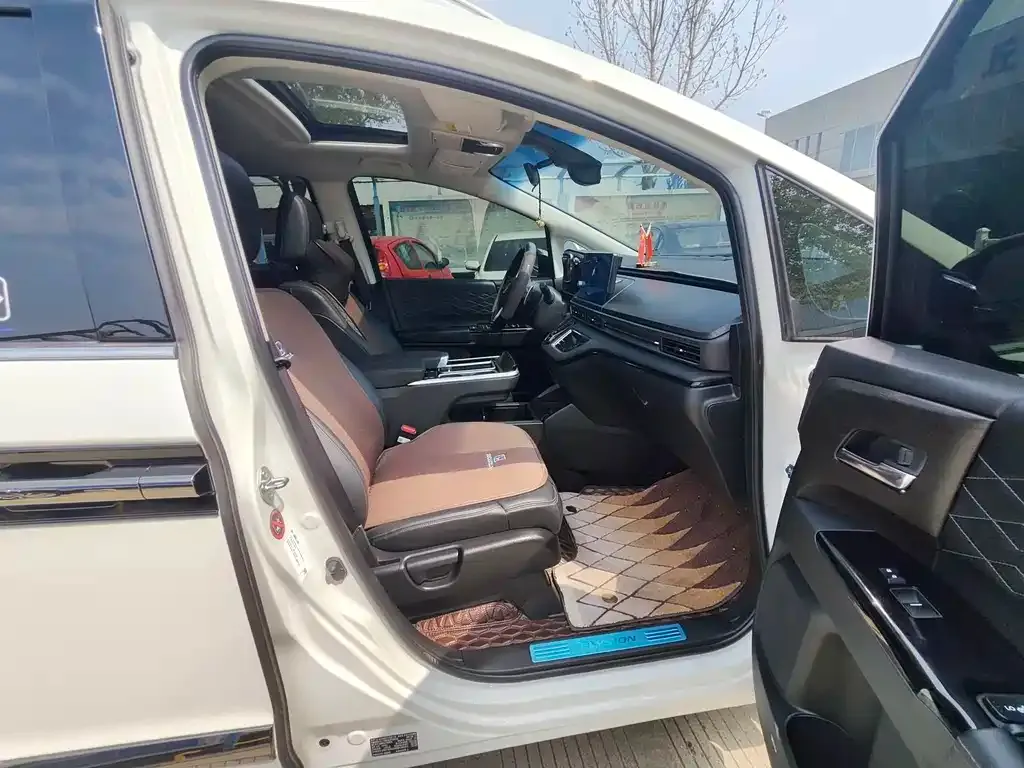 Honda Elysion 2023 из CN, фото 9