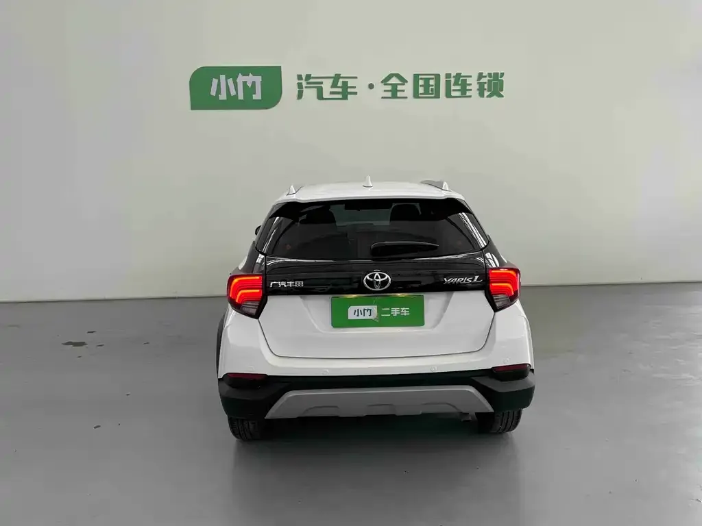 Toyota Yaris L — фото 4