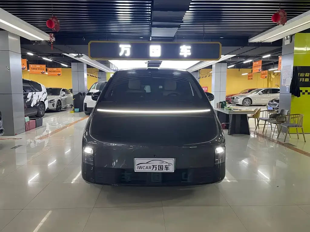 Li Auto MEGA — фото 1