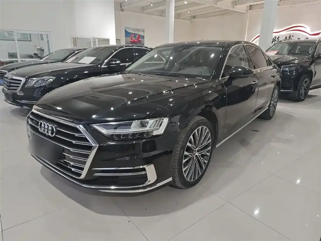 Audi A8 — фото 2