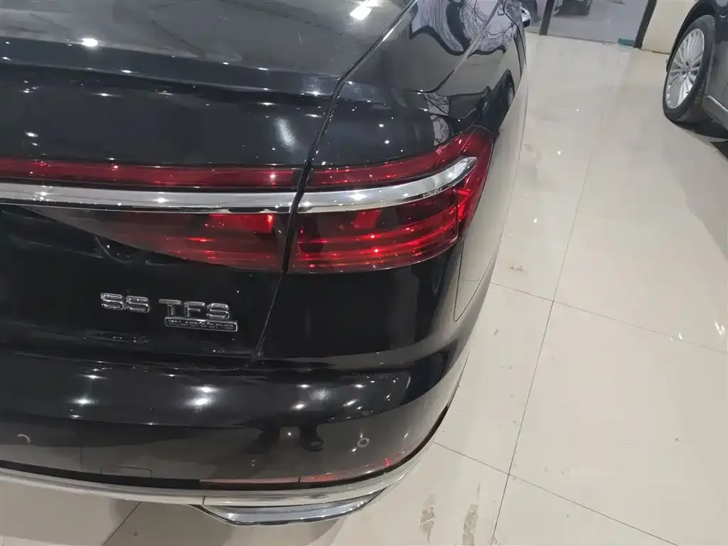 Audi A8 — фото 8