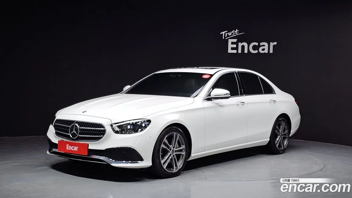 Mercedes-Benz E-Class — фото 1