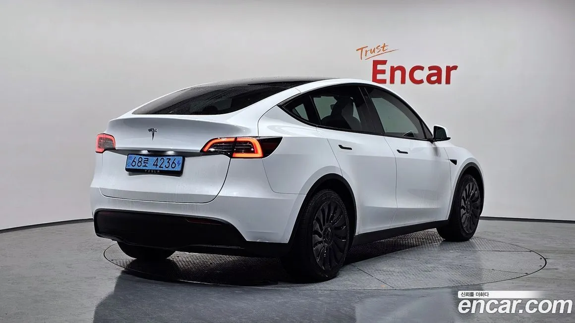 Tesla Model Y 2024 из KR, фото 2