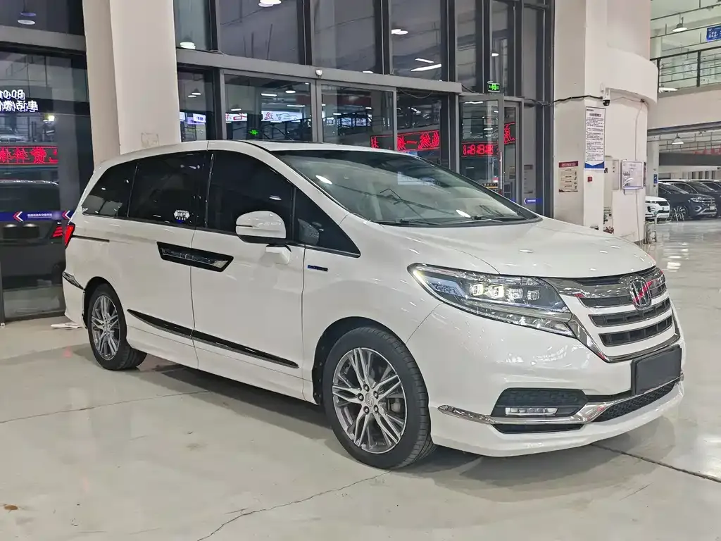 Honda Elysion 2021 из CN, фото 3