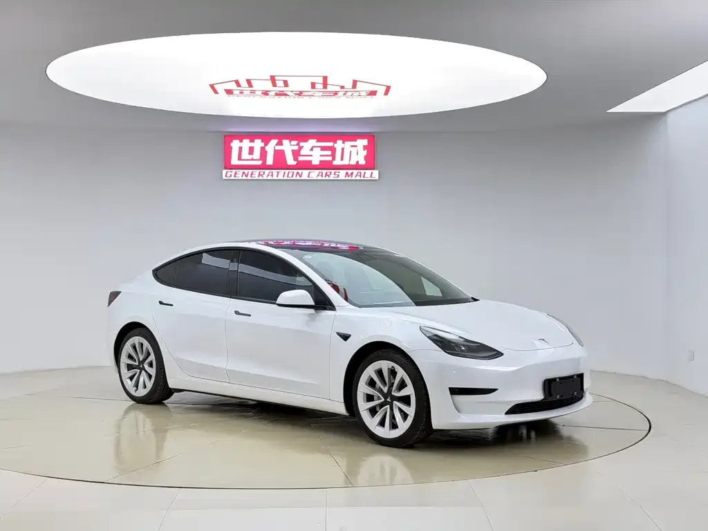 Tesla Model 3 — фото 3