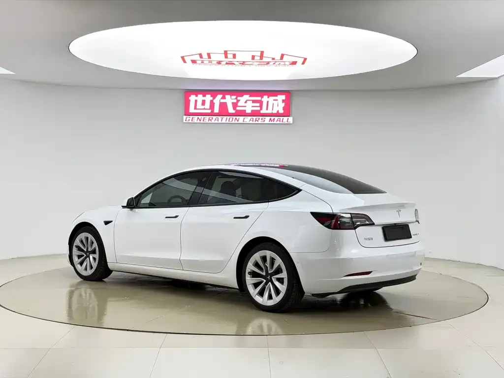 Tesla Model 3 — фото 5