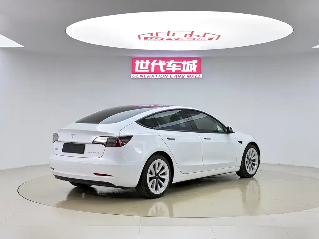 Tesla Model 3 — фото 6