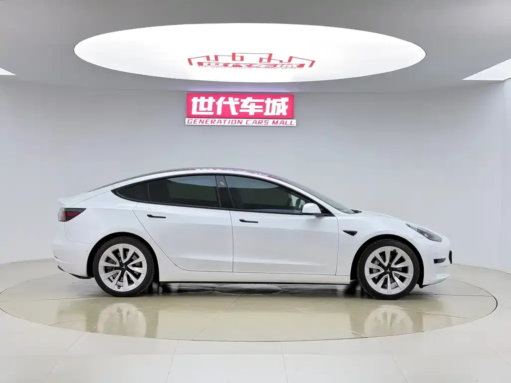 Tesla Model 3 — фото 7