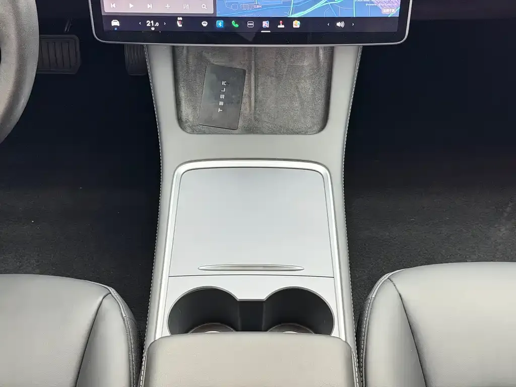 Tesla Model 3 — фото 8